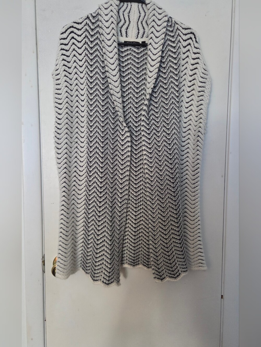 FYLO Medium Black Cream Chevron Knit Long Open Front Cardigan Sweater Vest